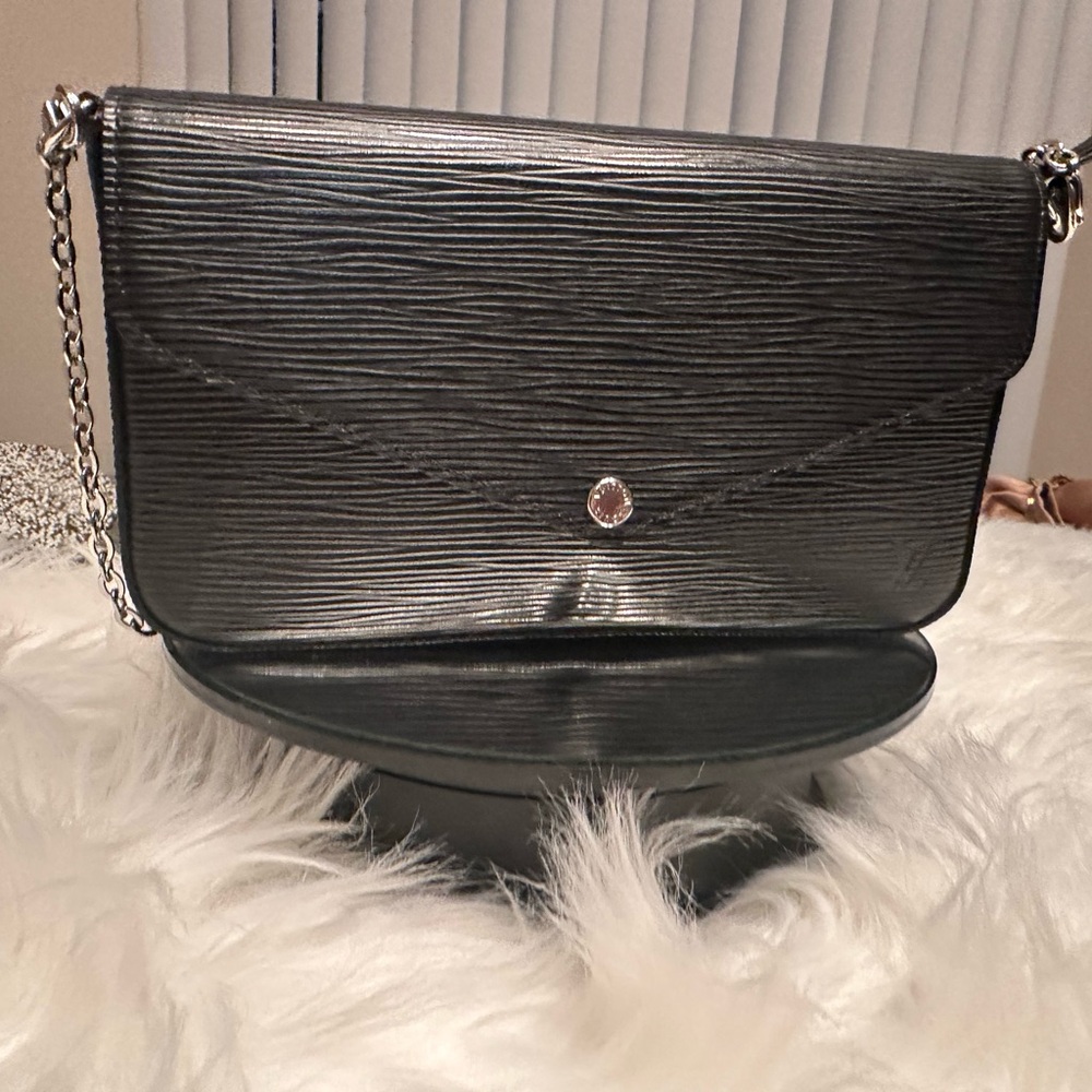 Louis Vuitton Black EPI Leather Felicie Pochette Crossbody/Handbag